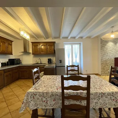 Chez Bourdet-pelou Tatil Evi *